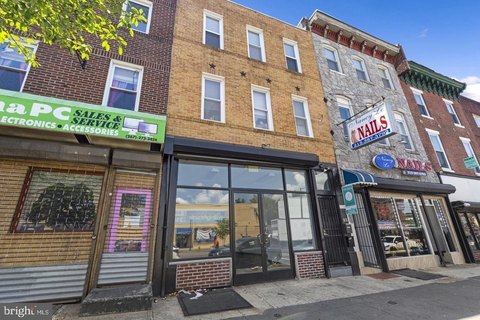 Mixed-Use Building Near University City