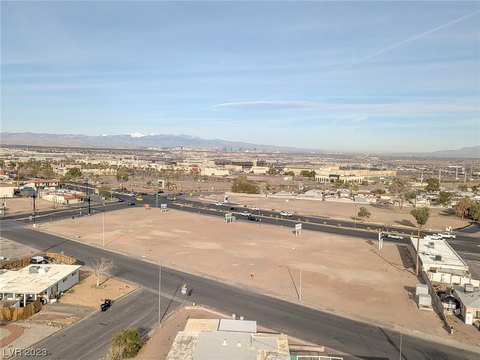 Commercial Land in Henderson, NV