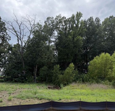 LAND - Oakland, TN