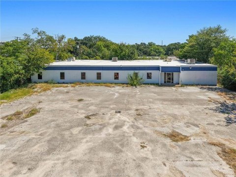 Versatile Flex and Warehouse Building