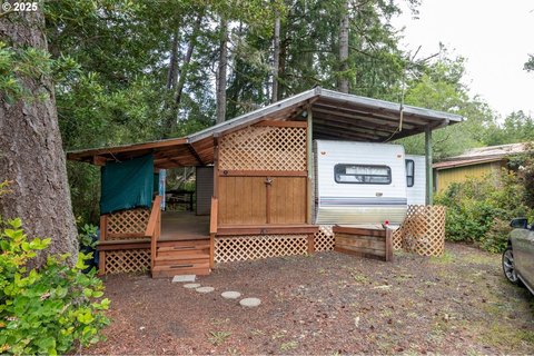 Coastal Living RV in Florence