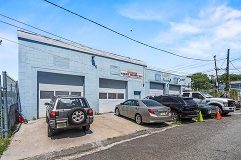 Commercial Garage on Corner Lot
