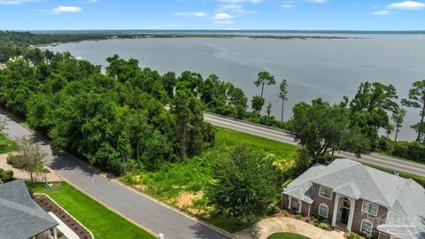 LAND - Pensacola, FL