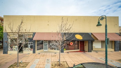 Multi-Tenant Corner Retail Building