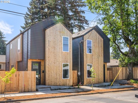 2-Unit Detached Cottage Duplex