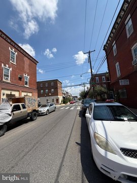 Philadelphia Triplex in Prime Location