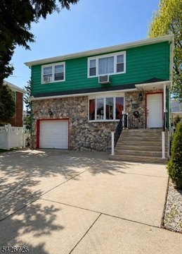 Spacious Multi-Family in Carteret Boro