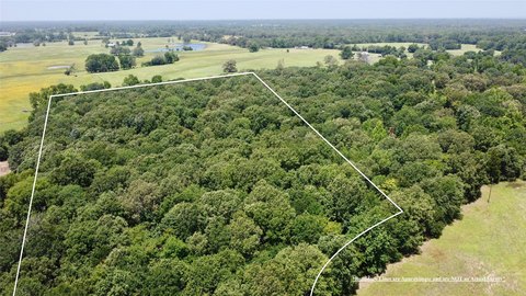 LAND - Powderly, TX