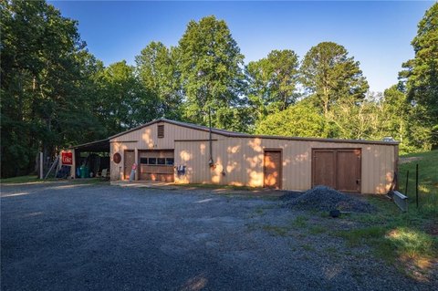 Versatile Warehouse Near I-575