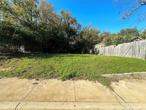 Land, Dallas, TX