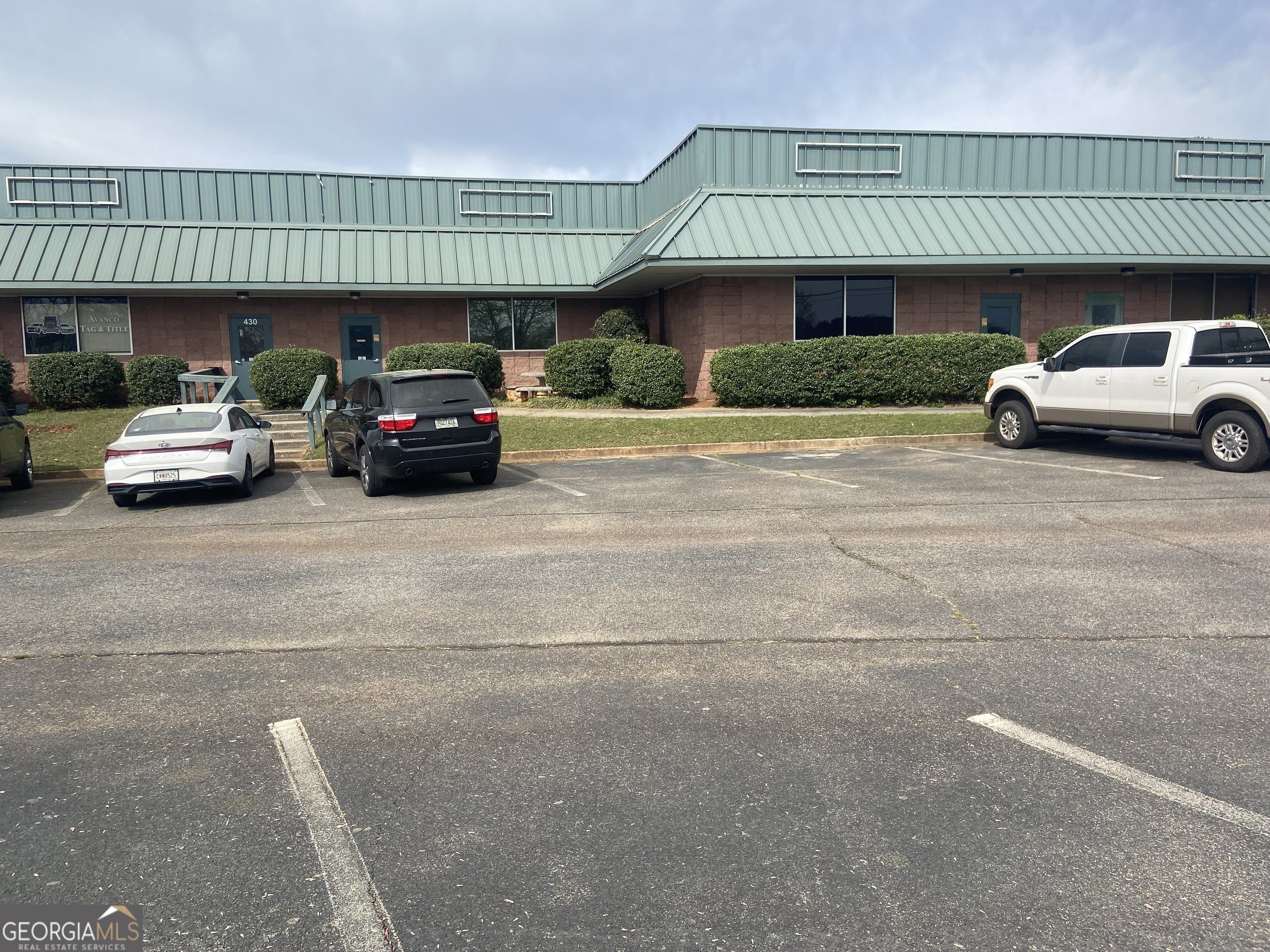Griffin Commercial Building for Lease