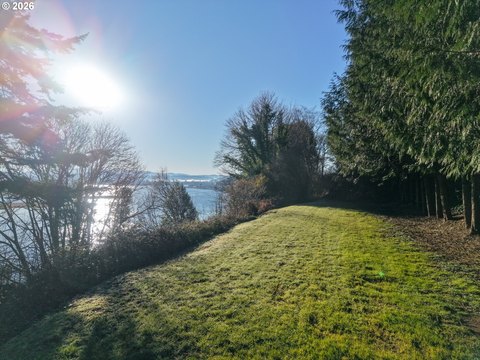 LAND - NorthBend, OR