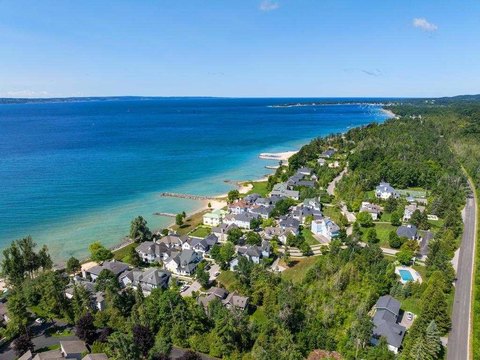 LAND - Harbor Springs, MI