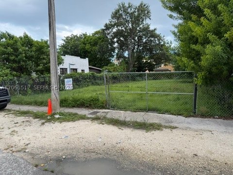 Land, Miami, FL