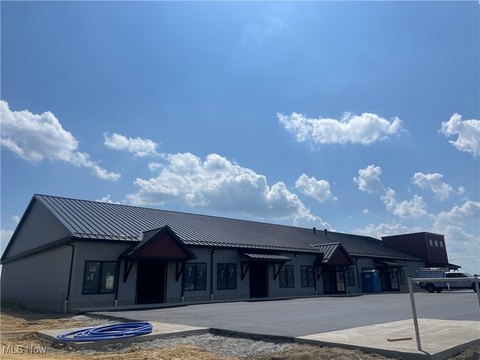 Flexible Commercial Space in Dundee, OH