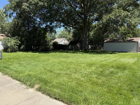Land, Muskegon, MI