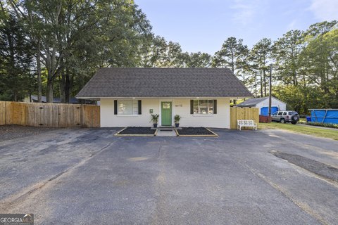 Versatile Commercial Space in Monroe