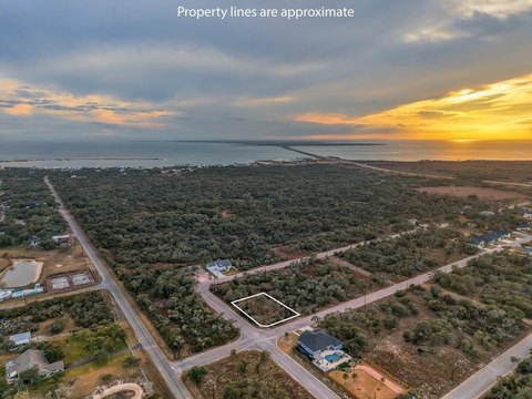 Vacant Corner Lot in Rockport