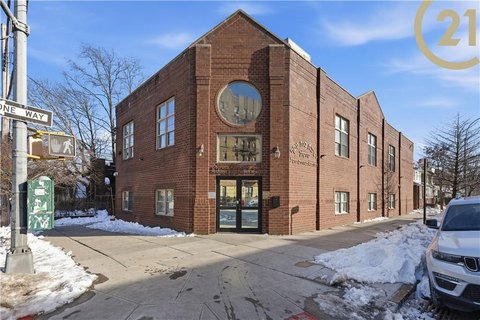 Brooklyn Institutional/Educational Facility For Sale