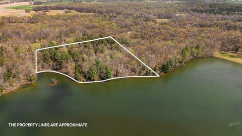 Lakewood Valley Lakefront Lot