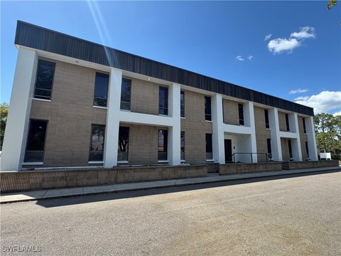 Fort Myers Commercial Building For Sale