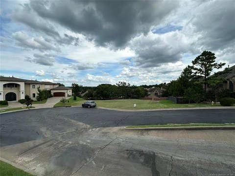 Residential Land in Sheridan Oaks