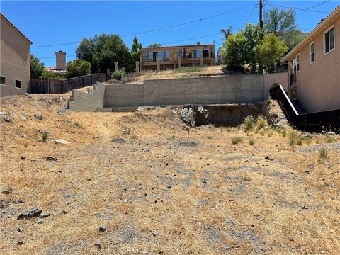 Vacant Lot in Canyon Lake