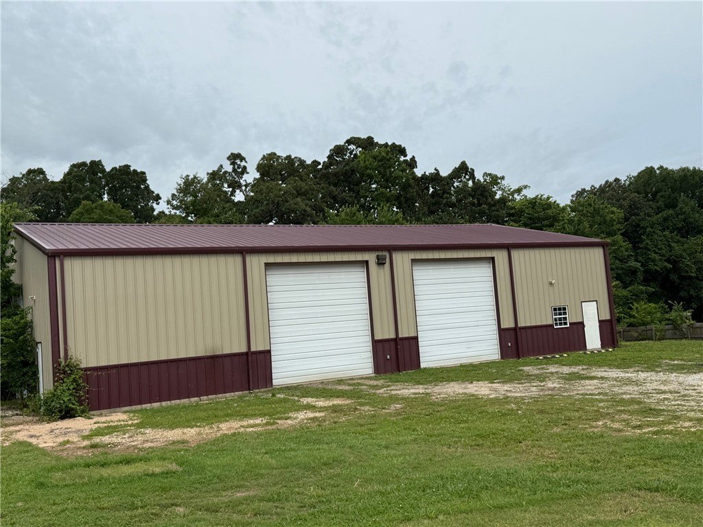 Farmington Commercial Shop Building