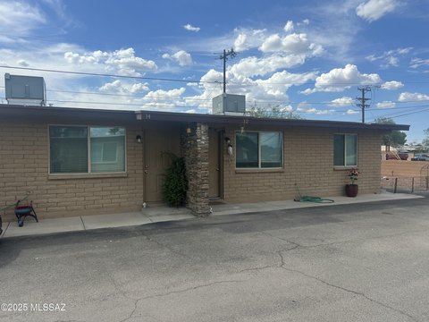 Well-Maintained Duplex in Tucson