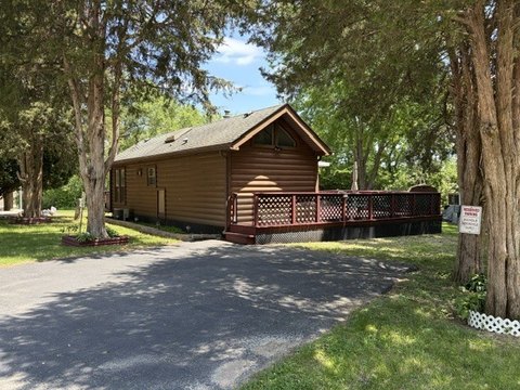 Woodsmoke Ranch Getaway Cabin