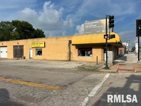 Spacious Commercial Building with Fenced Lot
