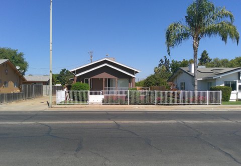 Commercial Property in Dinuba, CA