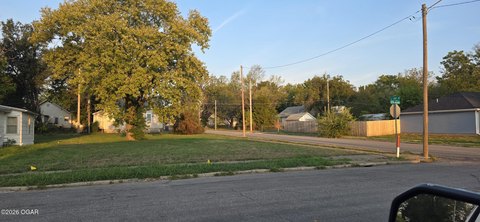 Land, Joplin, MO