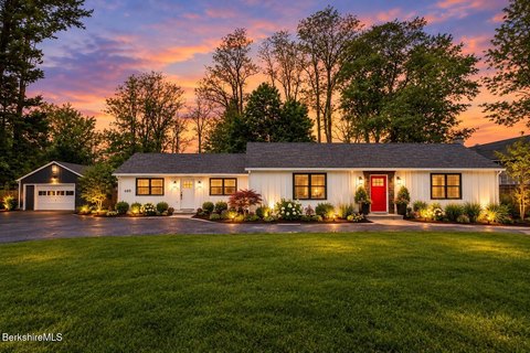 Renovated Duplex with Garage