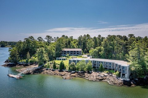 Coastal Maine Resort on Southport