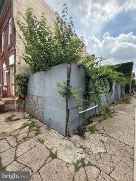 Commercial Corner Lot in Philadelphia