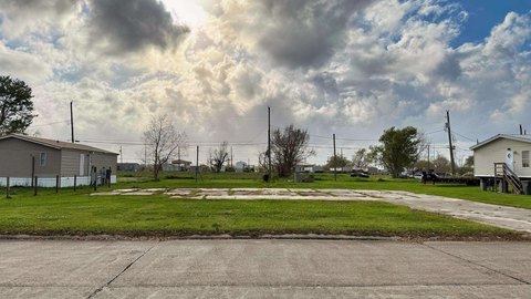 Land, Houma, LA
