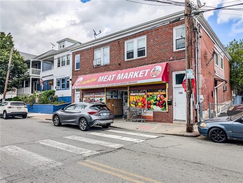 Mixed-Use Commercial Building in Providence