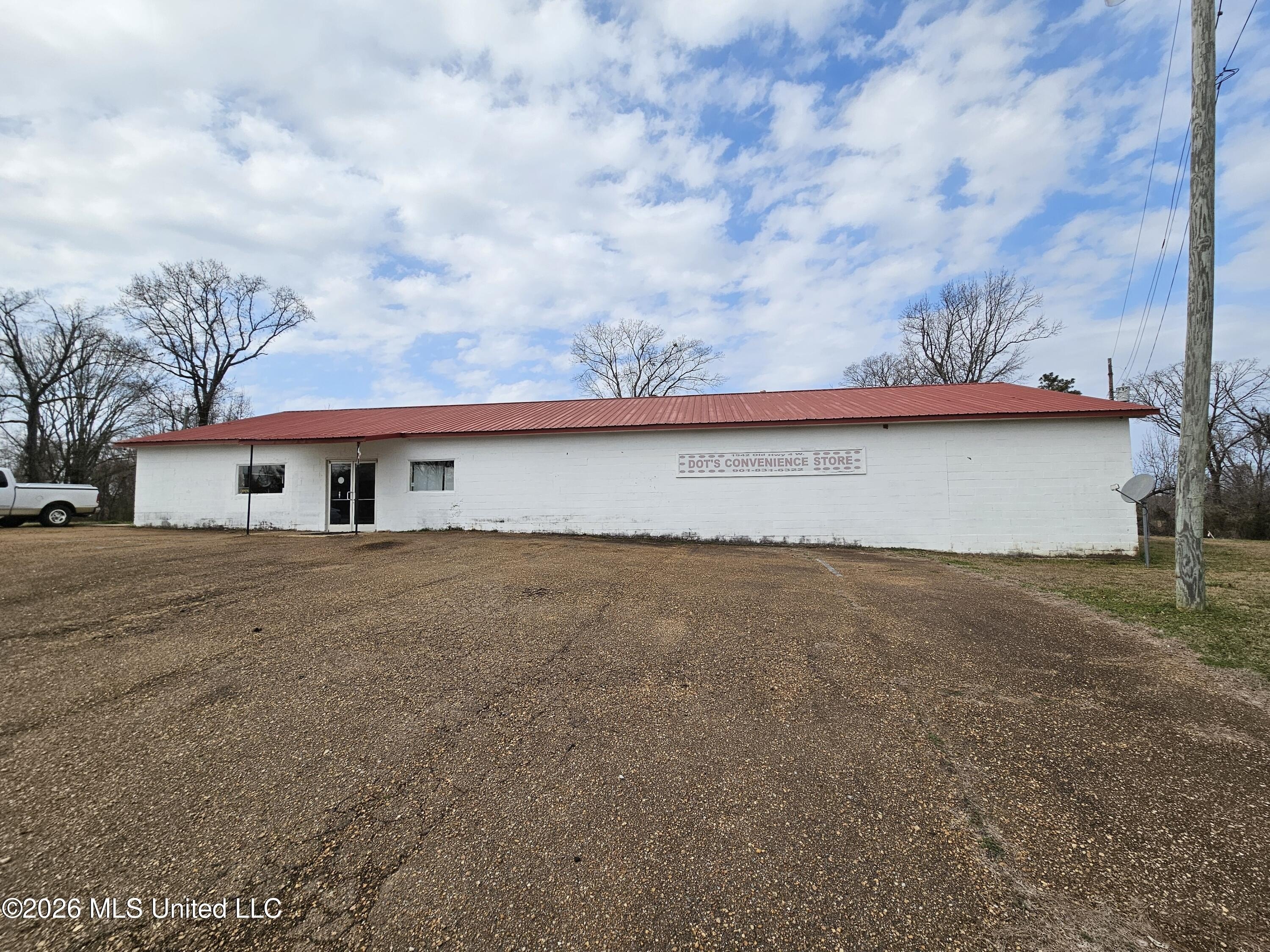 Renovated Commercial Space in Holly Springs