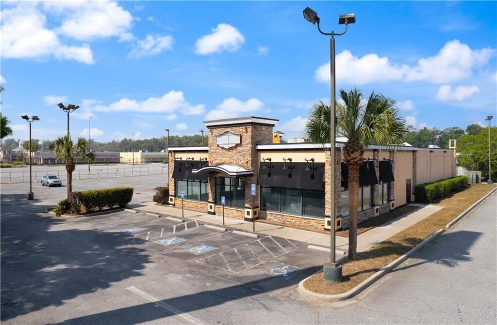 Adaptable Commercial Opportunity in Darien