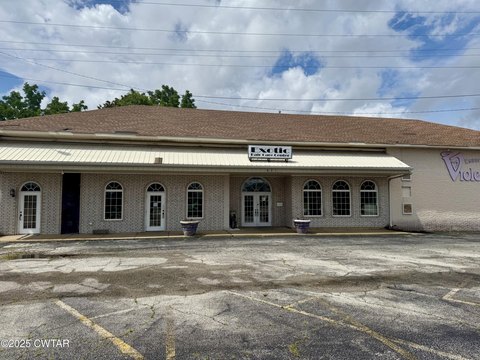 Versatile Commercial Building in Jackson