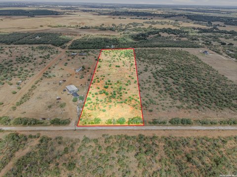 Land, Floresville, TX