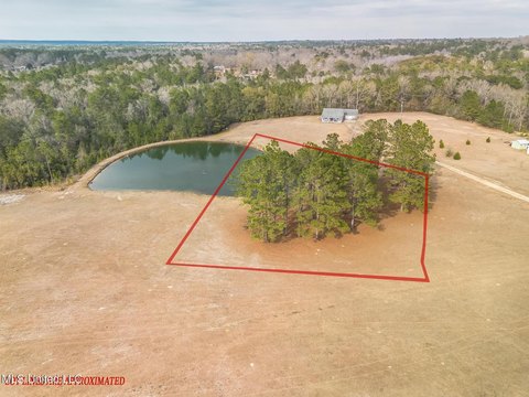 LAND - McHenry, MS