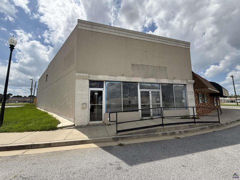Downtown Flex Space with Offices