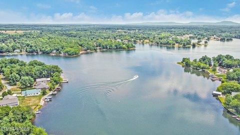 Lakefront Acreage on Lake Tansi
