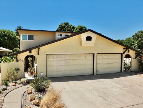 Remodeled Duplex with Garages
