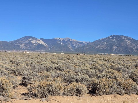 LAND - El Prado, NM