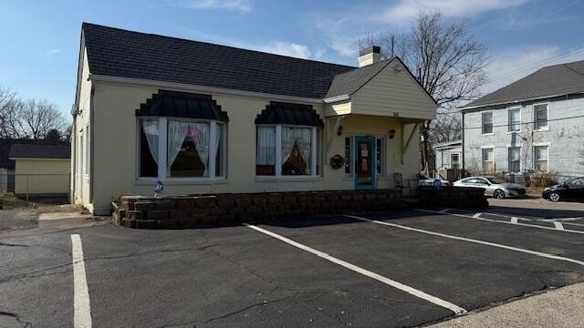 Established Restaurant on Corner Lot