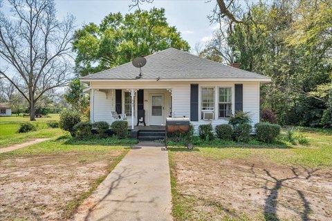 Ellaville Duplex: Investment Opportunity