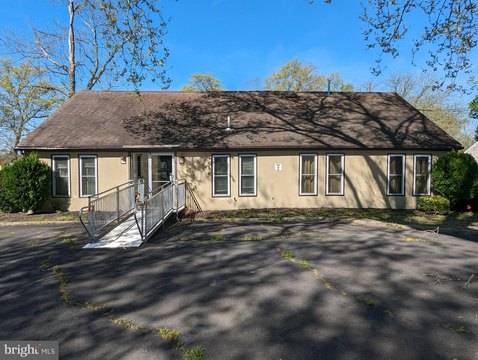 HAMILTON, NJ Commercial Property